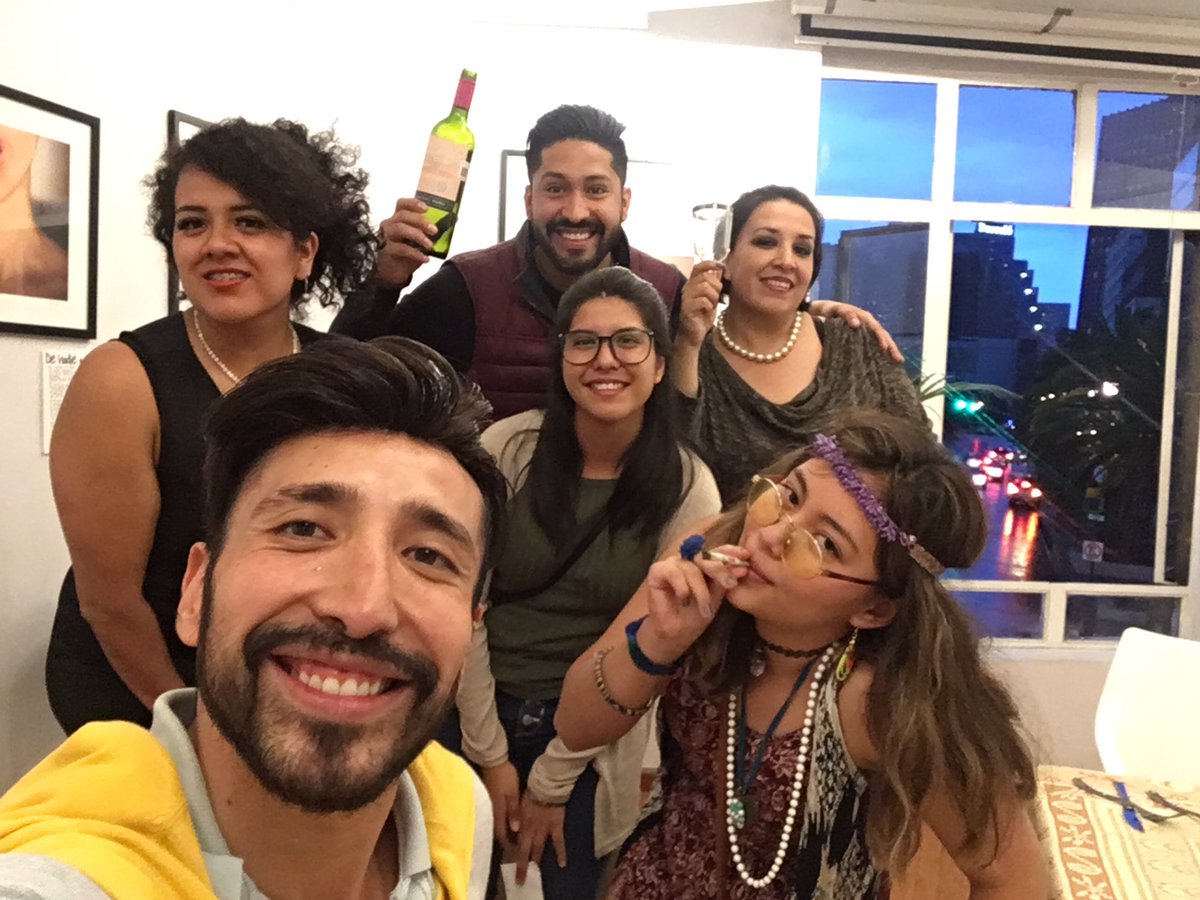 yosoymarkus's tweet photo. Asi se vivió las 4 funciones de ayer de La casa de los Flores. Gracias infinitas a toda la gente linda que asistió!!! @JuanaCataCdMx 

#LaCasaDeLosFloresTeatro
#juanacata
#Teatro 
#teatrointimo https://t.co/y00ZkAkkCv