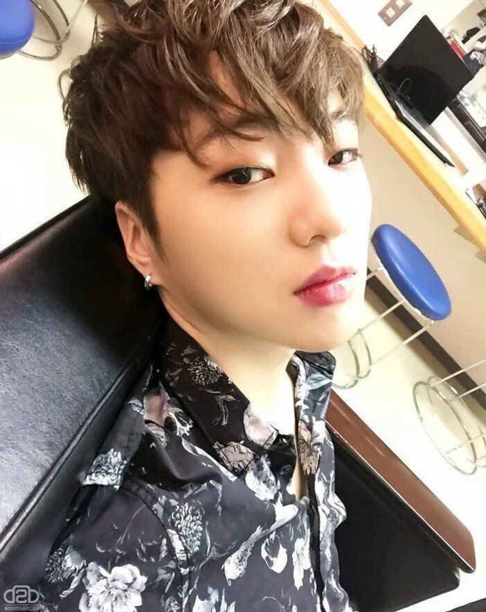 winnerguatemala's tweet photo. #6yearswithyoon
Estamos orgullosos de tí
#KangSeungYoon
#INNERCIRCLE
#latin_innercircle
#winnerYG
#위너
#WINNER https://t.co/aN4yQmbkDd