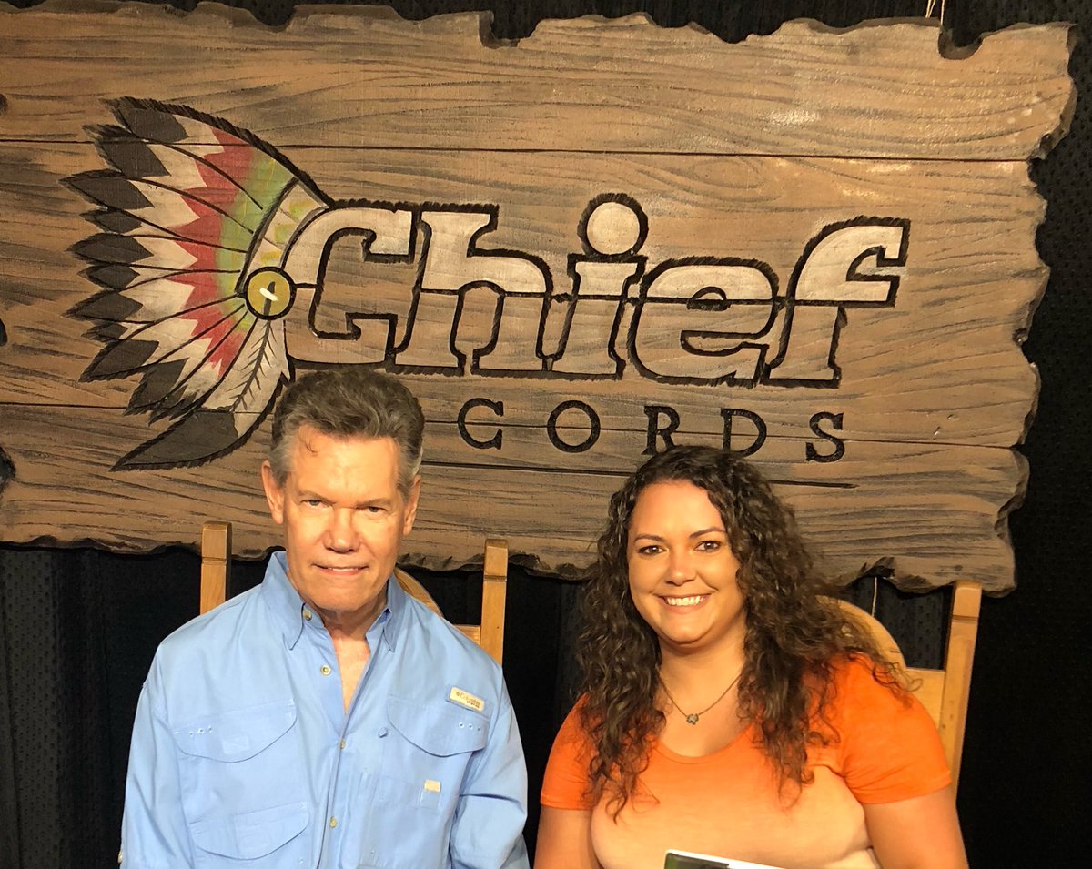 tonya_woodrow's tweet photo. Amazing thing to meet Randy Travis yesterday! @randytravis #chiefrecords #fortworth https://t.co/ETT7tImAuj