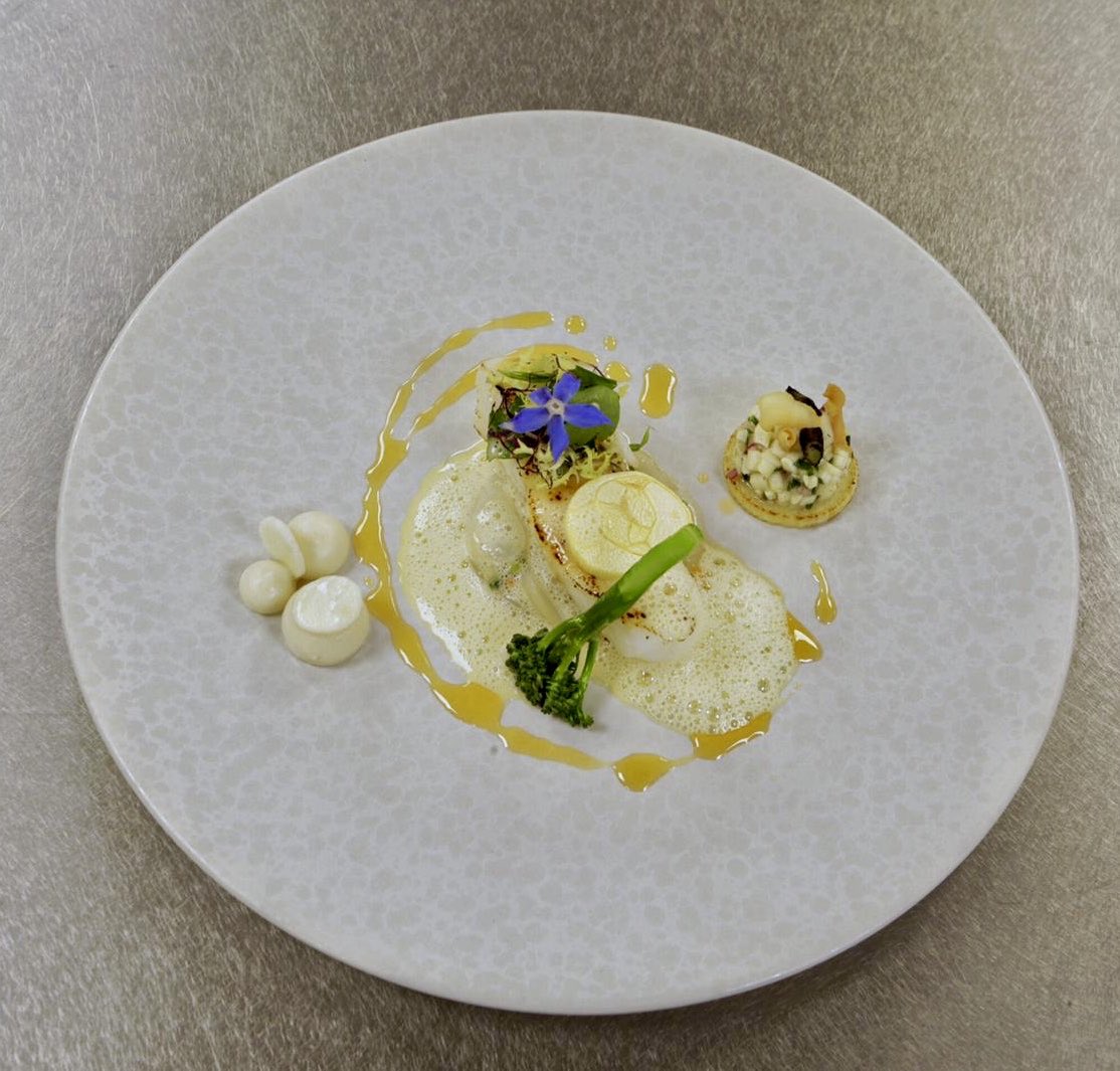 Whatley_Manor's tweet photo. What are you having for dinner tonight? #socialsunday @HospAction @Caterertweets @RelaisChateaux @pobhotels #BrettGraham #MondayMotivation https://t.co/yyRepE0zq3