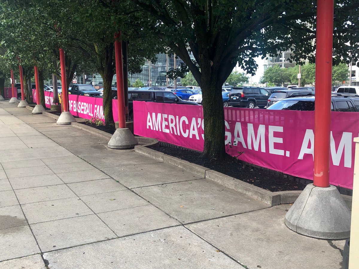 bp_graphics's tweet image. The @mlb @AllStarGame had some big names crushing the ball with big #ooh graphics driving impressions. Hit a home run with effective #tallwalls &amp;amp; #fencemesh to brand your event location.
