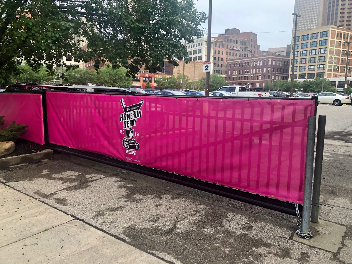 bp_graphics's tweet image. The @mlb @AllStarGame had some big names crushing the ball with big #ooh graphics driving impressions. Hit a home run with effective #tallwalls &amp;amp; #fencemesh to brand your event location.