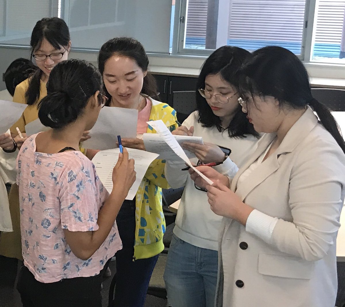 Julian_LEnfant's tweet photo. We had a lot of fun this morning with students from our partner institution #BNUZ for the annual Summer Institute @smuhalifax. We shared information &amp; experiences about #culture. We hope everyone has a great three weeks in #Halifax. @SMU_Studio @LearnEnglishSMU https://t.co/OEIqRXkwhF
