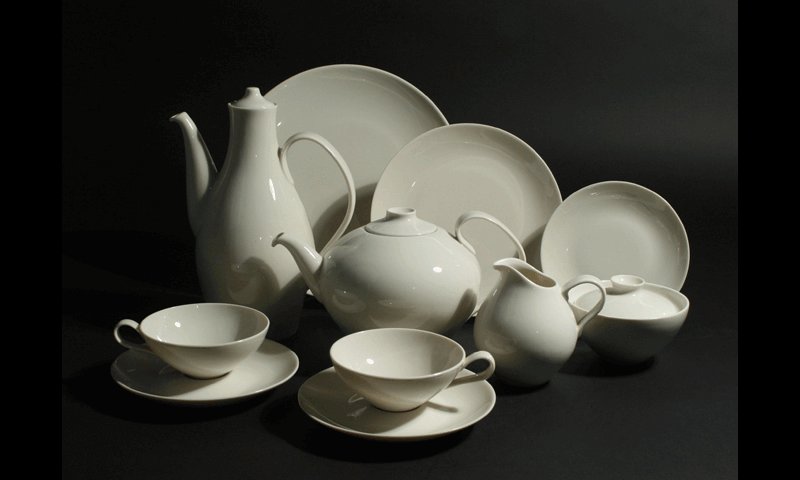UMichStudents's tweet photo. I was thinking about giving you all a small tour of the International Museum of Dinnerware Design tomorrow, thoughts? Here's a sneak peak:
#imodd #dinnerwaremuseum https://t.co/0SrU0u5kdW