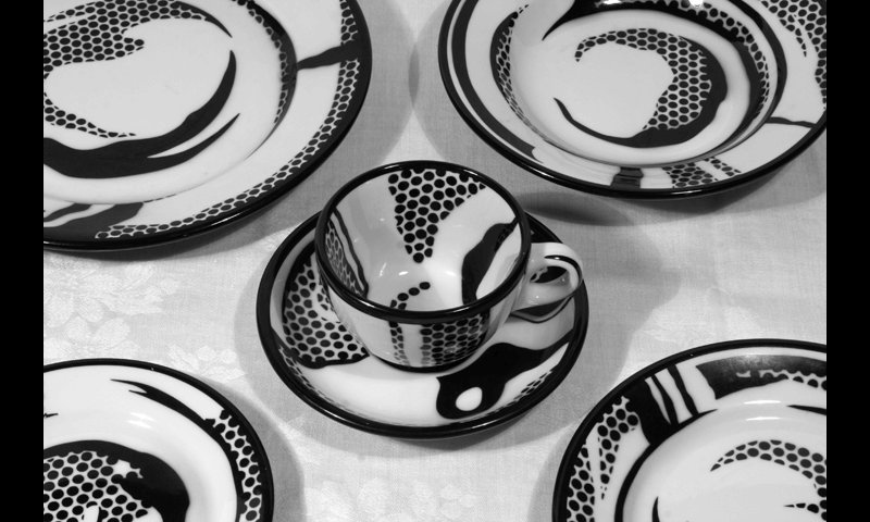 UMichStudents's tweet photo. I was thinking about giving you all a small tour of the International Museum of Dinnerware Design tomorrow, thoughts? Here's a sneak peak:
#imodd #dinnerwaremuseum https://t.co/0SrU0u5kdW