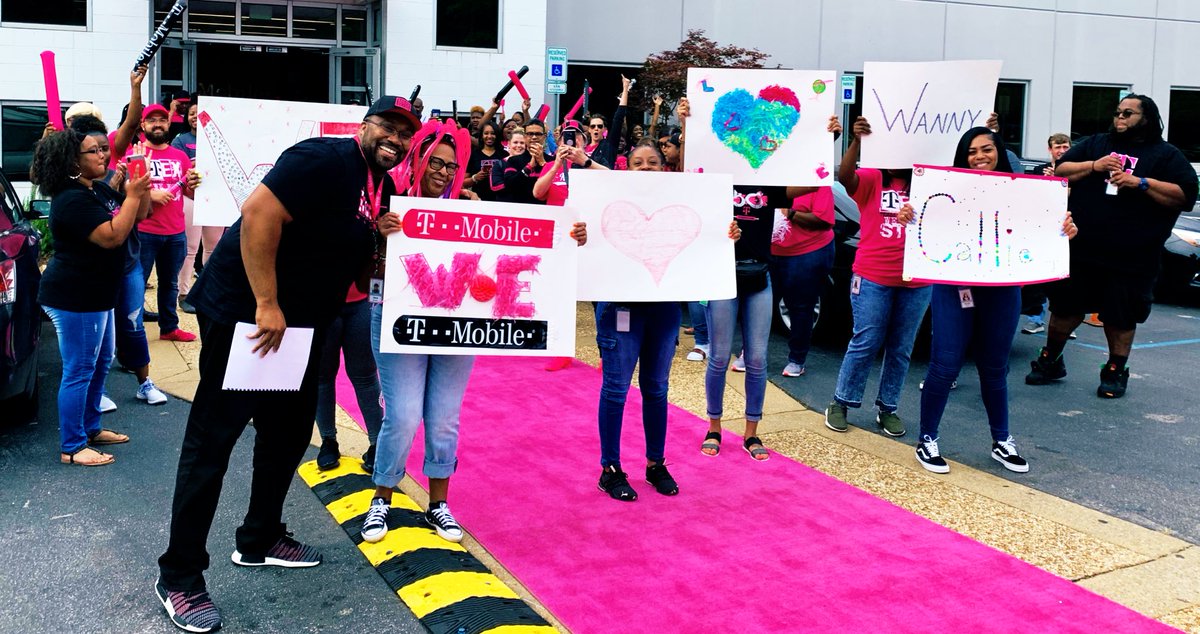 CallieField's tweet image. Quick trip to see my Birmingham Experts with @m_wan4life and @dreddy7_dt 🙌🏽 No better way to have a Monday! It fires me up to hear their insights about our customer journeys and their career aspirations! #TEXTalks #FamousForCare