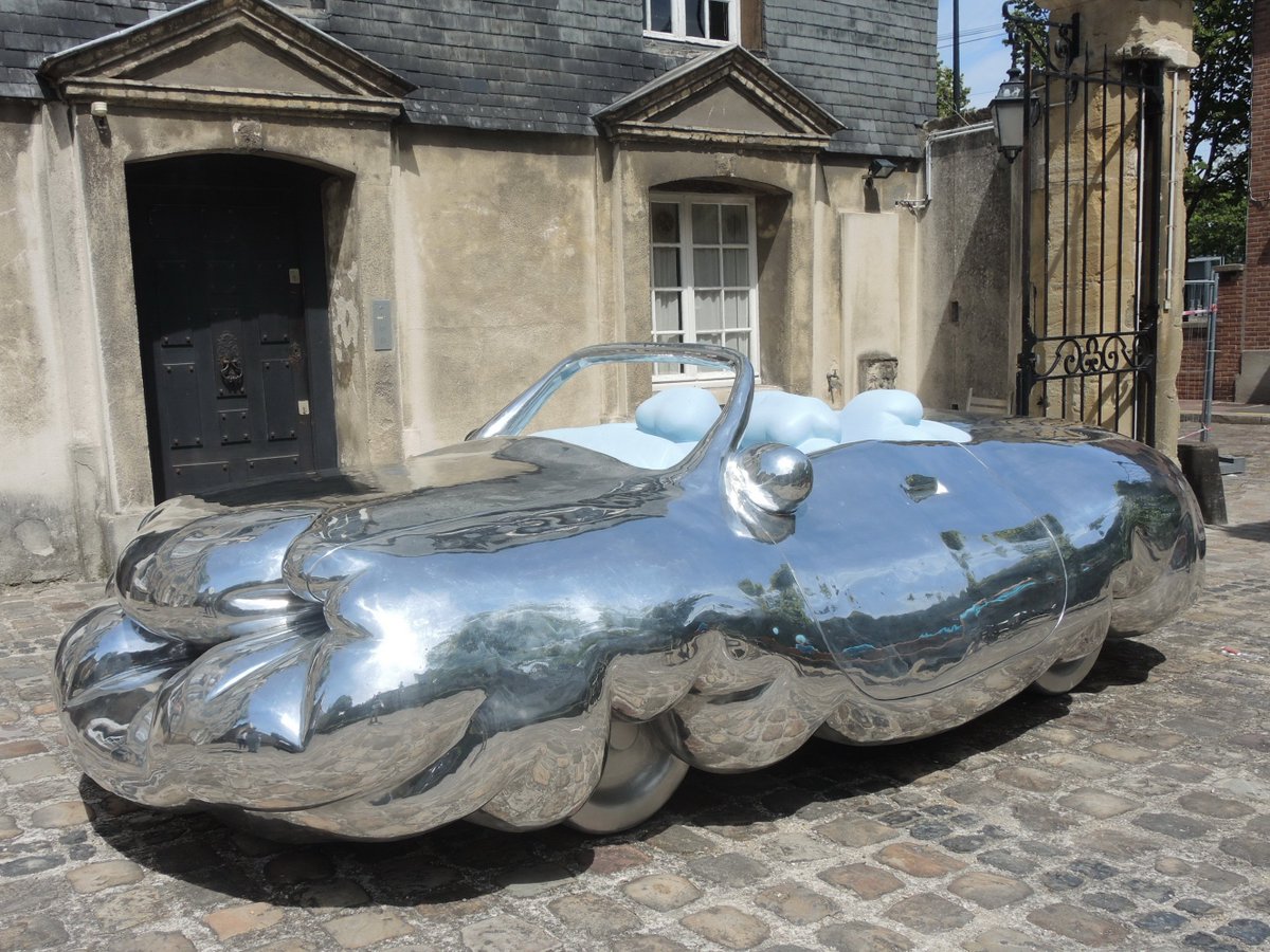 SeimenBurum's tweet photo. A car for obese people so they don't have to feel guilty
The #fatcar in #LeHavre
@lopcute
#obese #car https://t.co/i73pCPKGuF