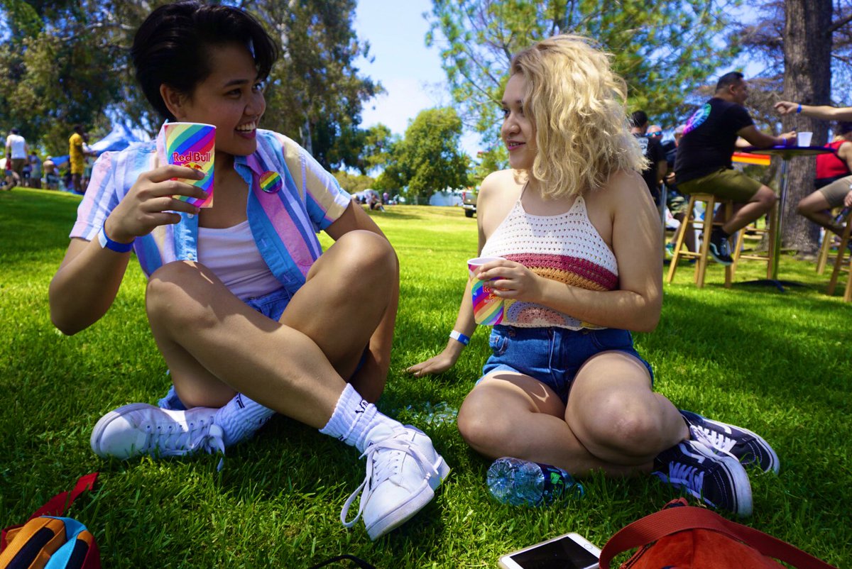 weirdmind_art's tweet photo. Before and after she spilled my drink 🤦🏼‍♀️ #PrideSD https://t.co/MgWgRDqUKw