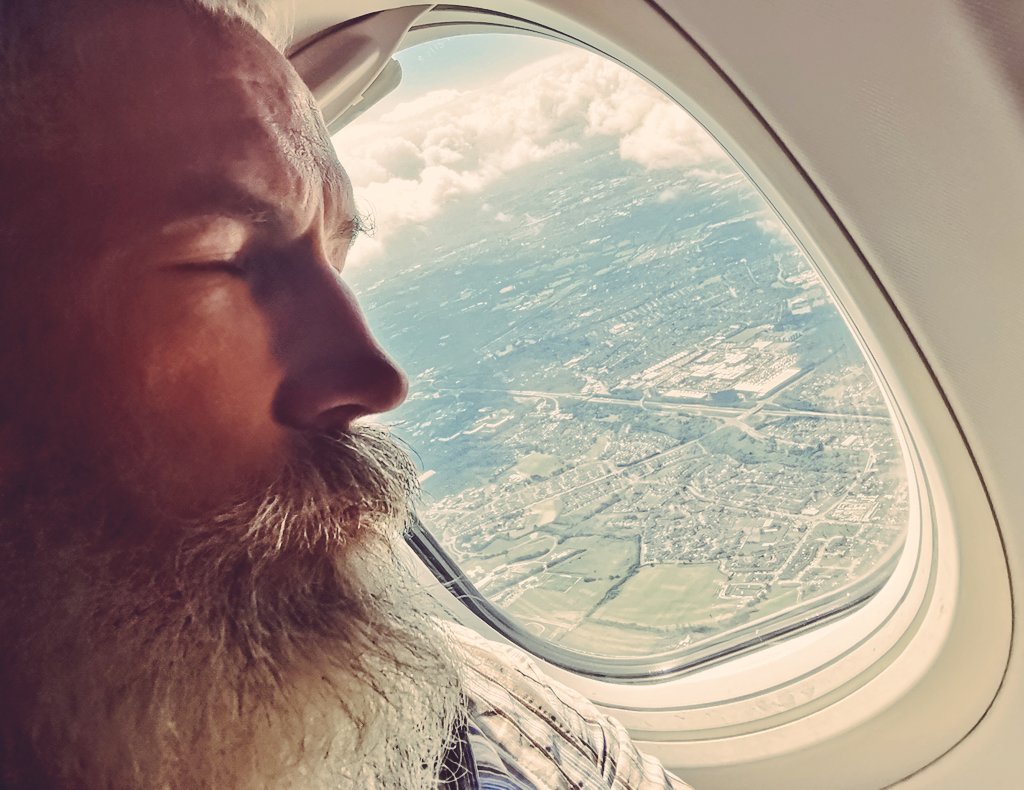 joncampling's tweet photo. Lol Maaan I was very relaxing on the flight home 😌
Actual 💓 rate mid flight 🙏
#athlete #slowpulse #fastlife #actorife #becalm https://t.co/E5dhnb3BgI