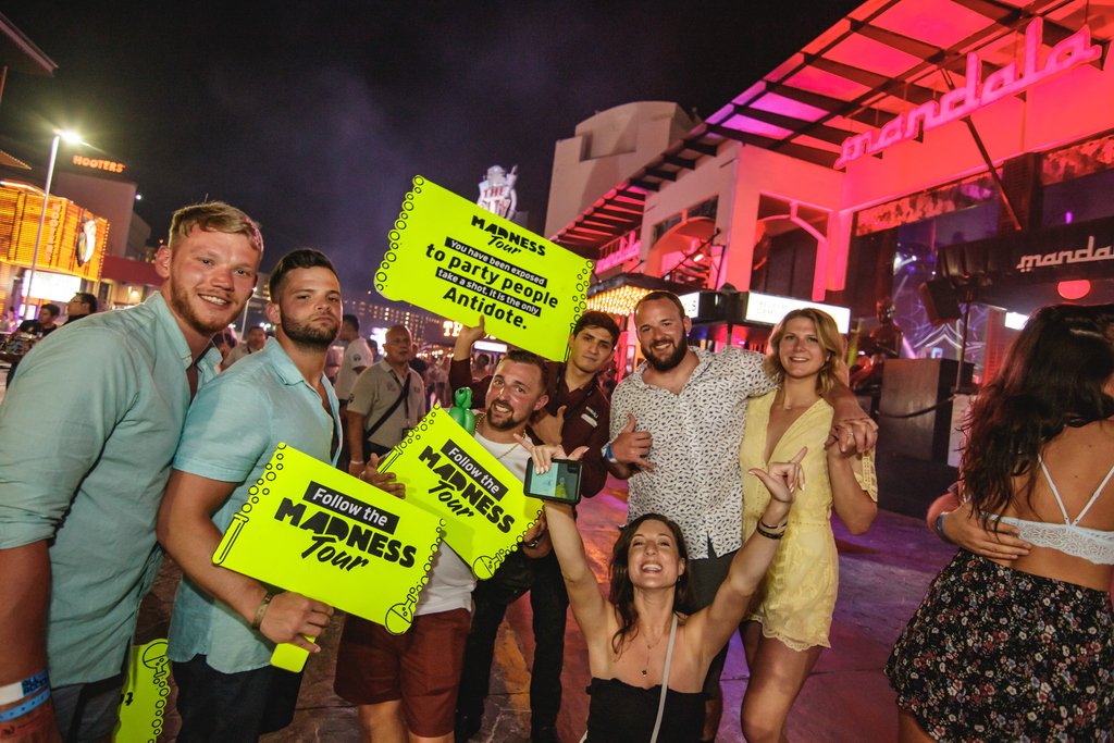 El Madness Tour esta hecho para que disfrutes de la mejor fiesta de tu vida. ¿Estás listo?  Dale clic a este enlace y vive la locura que cancún tiene para ti 👉bit.ly/Madness-Cun