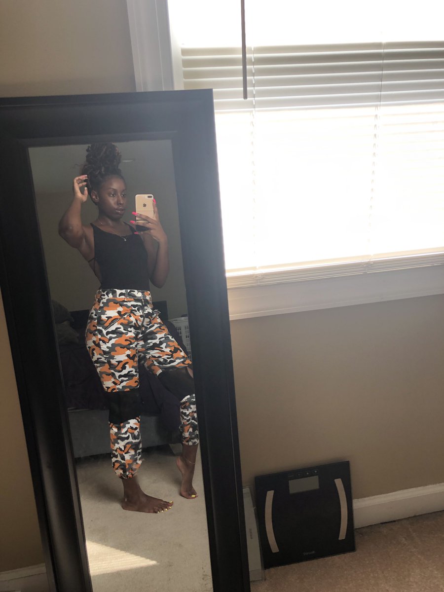 ChopppOutCheaa's tweet photo. @LuuhShawn_ https://t.co/XfAdNcSyTq