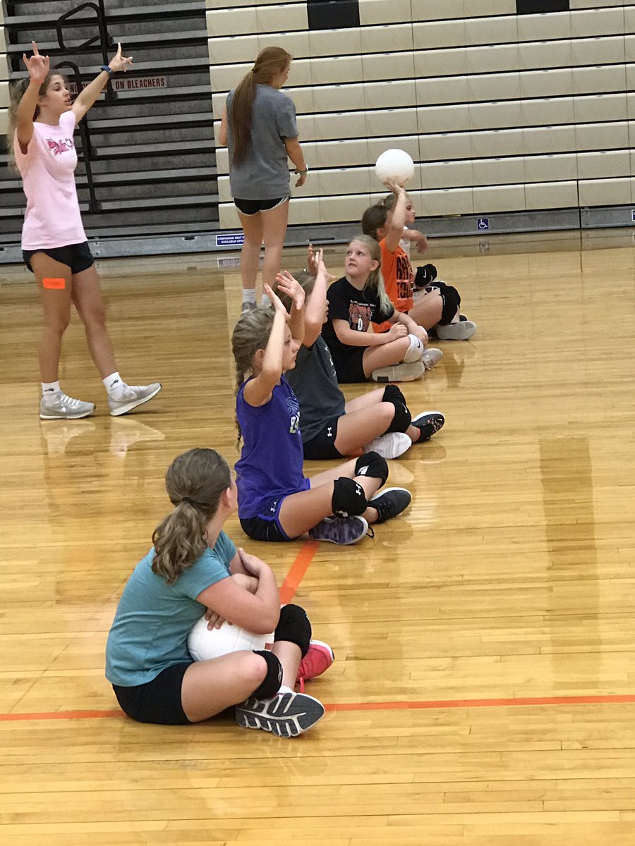 easthighvball's tweet photo. First day of skills camp, and I’m so excited! The future of Raider Volleyball looks sweet! #RaiderMode https://t.co/JkSALRKecZ