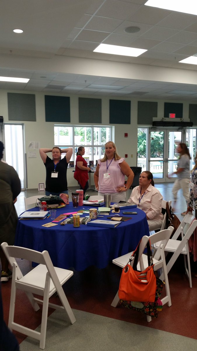 stargazer528's tweet photo. #lasummerinstitute https://t.co/KtYllGnQrH