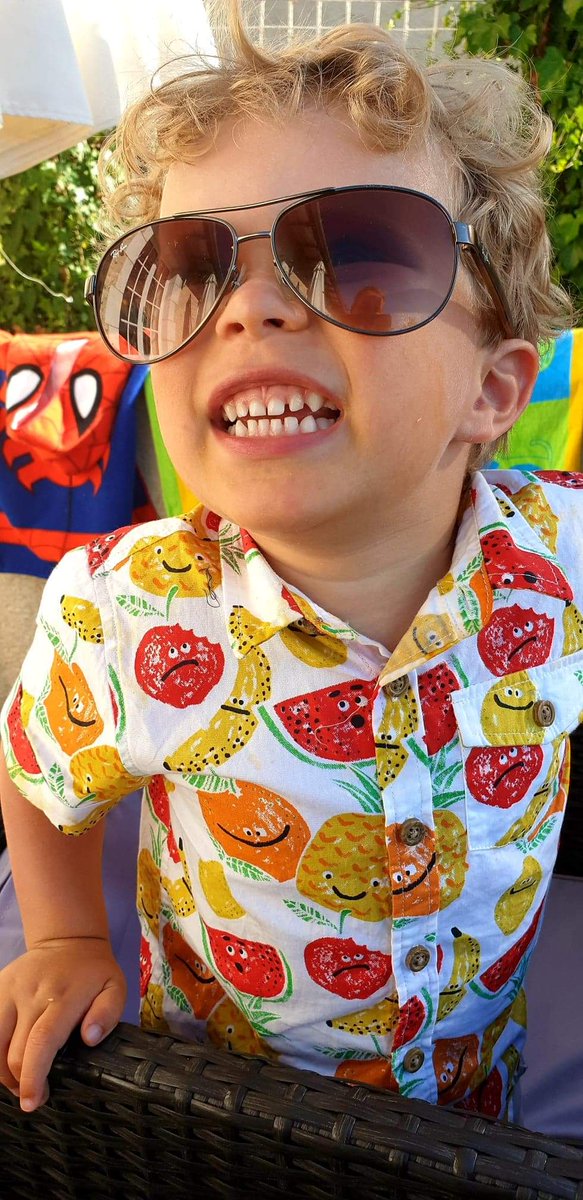 Oliverjskitchen's tweet photo. @ray_ban oliver loving his Dads sunglasses. #summerholidays #summer #kidsfashion #MondayMotivation #coolkids #frenchholiday https://t.co/3fC3aYqHKj