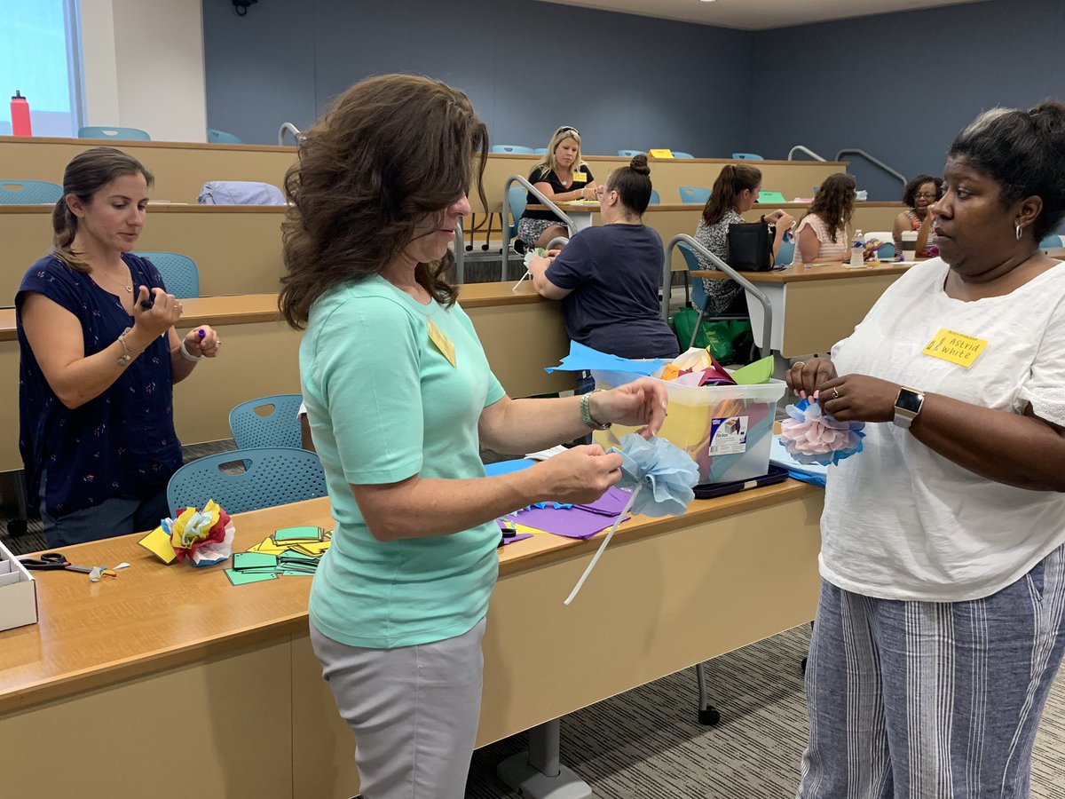 MsMeghanTimlin's tweet photo. Love the community service ideas that were shared by @vblw staffers with the #vbcpsadvisers https://t.co/eSSfiJRS49