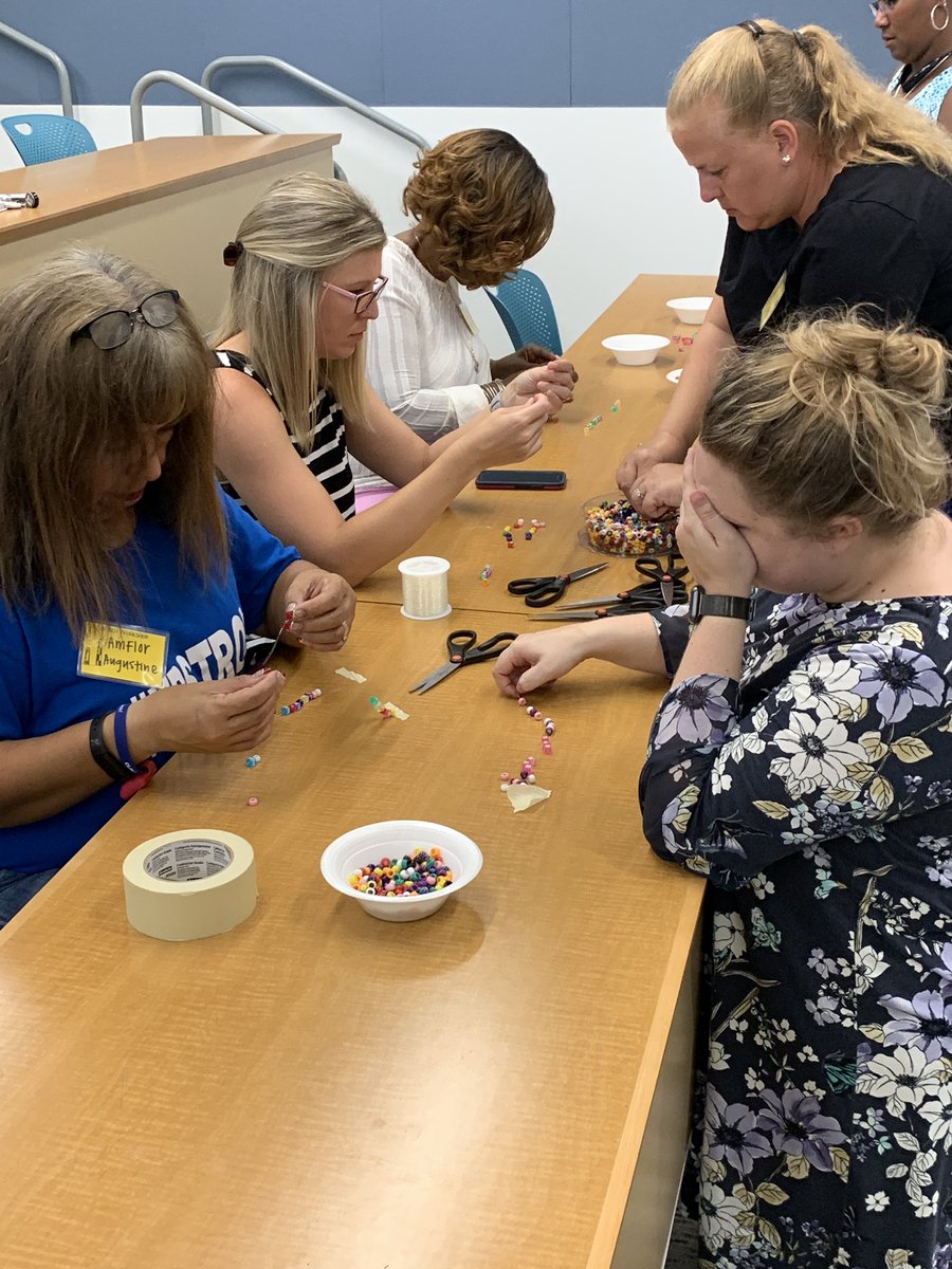 MsMeghanTimlin's tweet photo. Love the community service ideas that were shared by @vblw staffers with the #vbcpsadvisers https://t.co/eSSfiJRS49