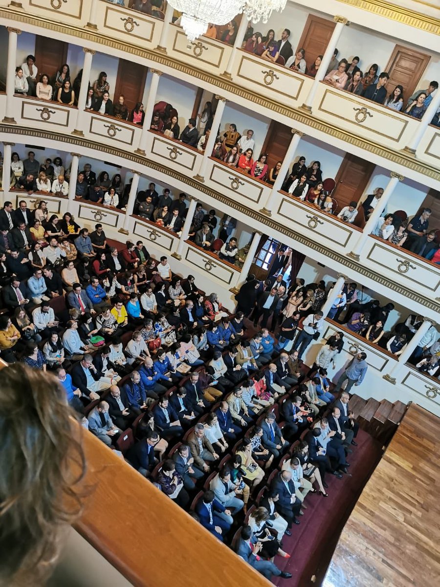 #QuerétaroseDiseña
En el Teatro de la República de @QroMunicipio, el Consejo Querétaro Creativo presenta la Candidatura de Querétaro como Ciudad Creativa de Diseño ante la UNESCO https://t.co/Oeegx9PJlZ