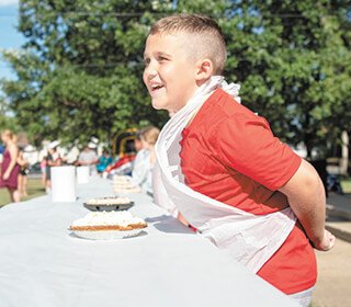 NewsAdVantage's tweet photo. PHOTOS: Community tradition continues with Wood River's annual ice cream social https://t.co/oZtvArxJiz https://t.co/9Jy0MlkXmU
