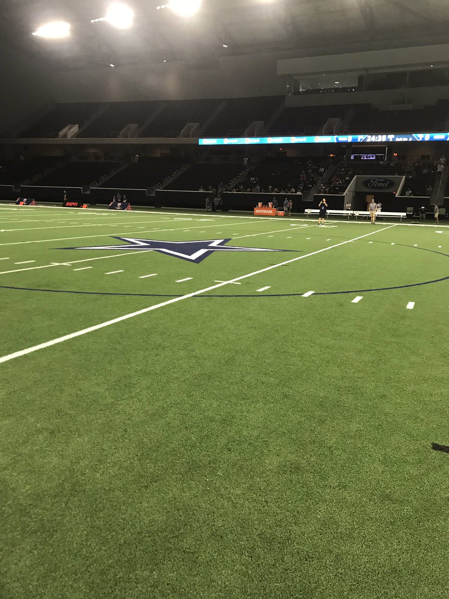 currydwayne01's tweet photo. Cowboys practice facilities, had a great time https://t.co/6vxJDKZwAh
