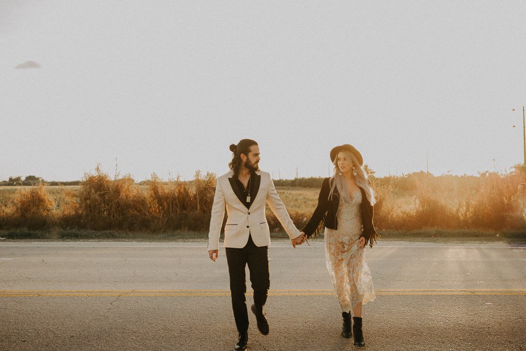 A Foraged Tropical Boho Styled Shoot juladieibanez.com/2019/07/15/a-f…