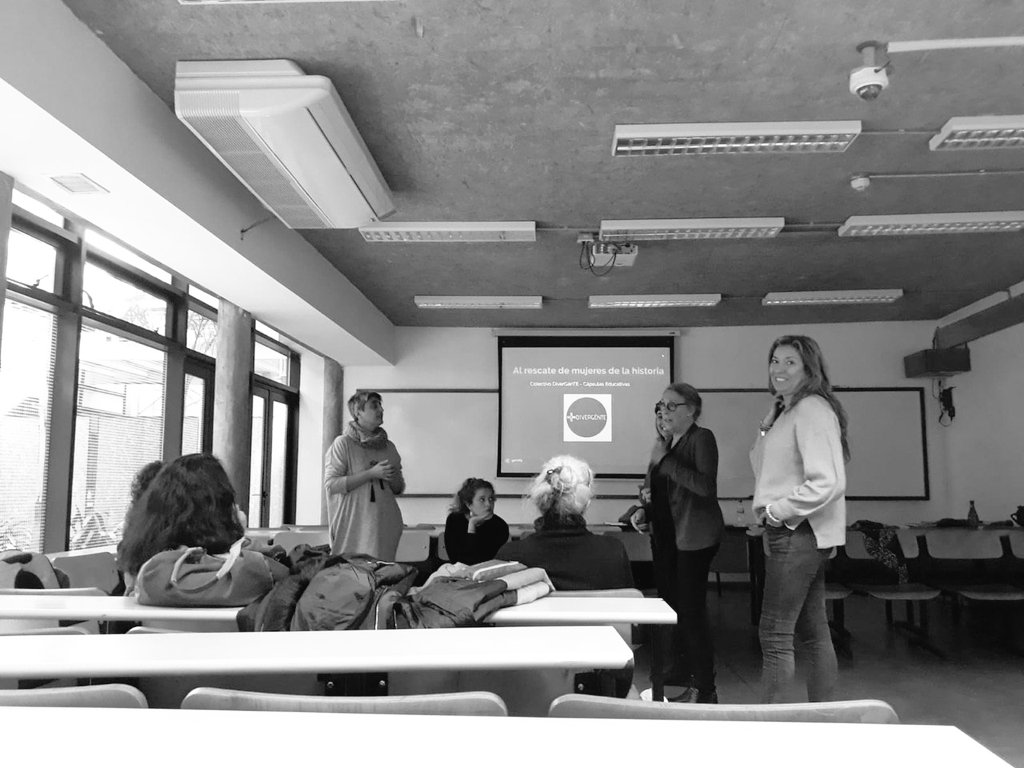 EFDiversas's tweet photo. Mesa "Cápsulas educativas con perspectiva de género" Colectivo Divergente. 
#DebateFeminista2019 #JDF19 https://t.co/7un3jcY20h