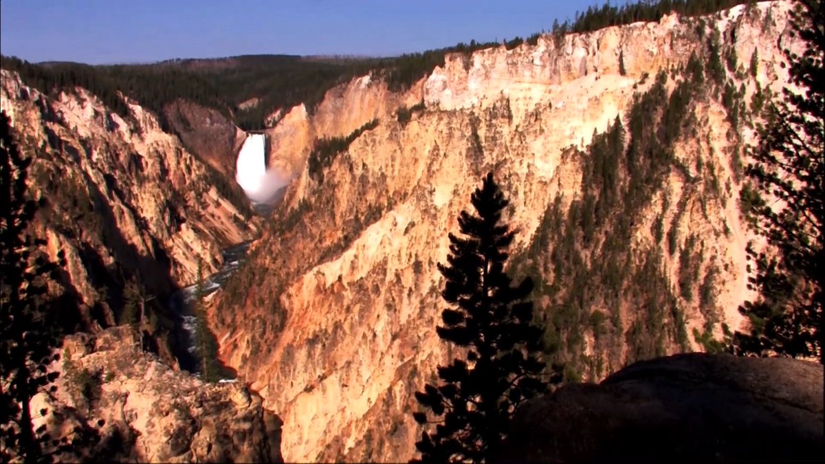 TheGoTraveler's tweet image. One of the top spots to take photos at #Yellowstone is #ArtistPoint. Have you been during the sunrise? #nationalparks