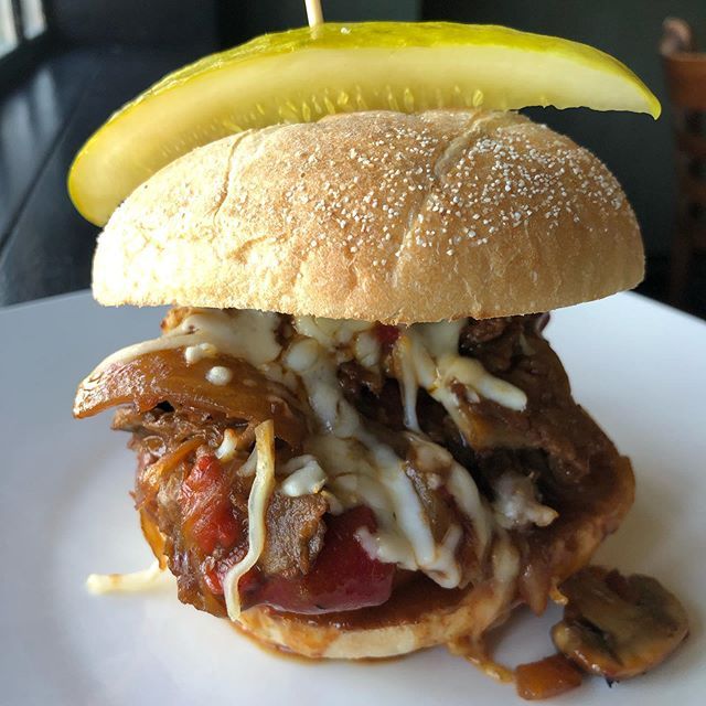 Cheoffrey's tweet photo. Classic Philly #cheesesteak with #caramelizedonions peppers mushrooms #mozzarella #cheoffeats #truecooks #eeeeeats #pubgrup #to_finest #torontofood https://t.co/HWLW3qtVWM https://t.co/vdfdJi3JxA