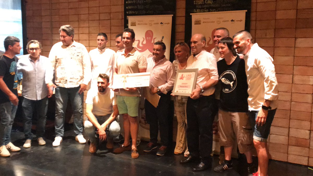 pulpopasion's tweet photo. Mejor Plato de Pulpo de #Madrid
🏆@OportinoMadrid
🥈Rias Gallegas
🥉@Pulperiavic
Enhorabuena a todos y gracias por participar en #PulpoPasion 2019 ⭐️ Nos vemos el año que viene!
🥂#AlbaMartin @BodMartinCodax https://t.co/qhoopfZ4eF