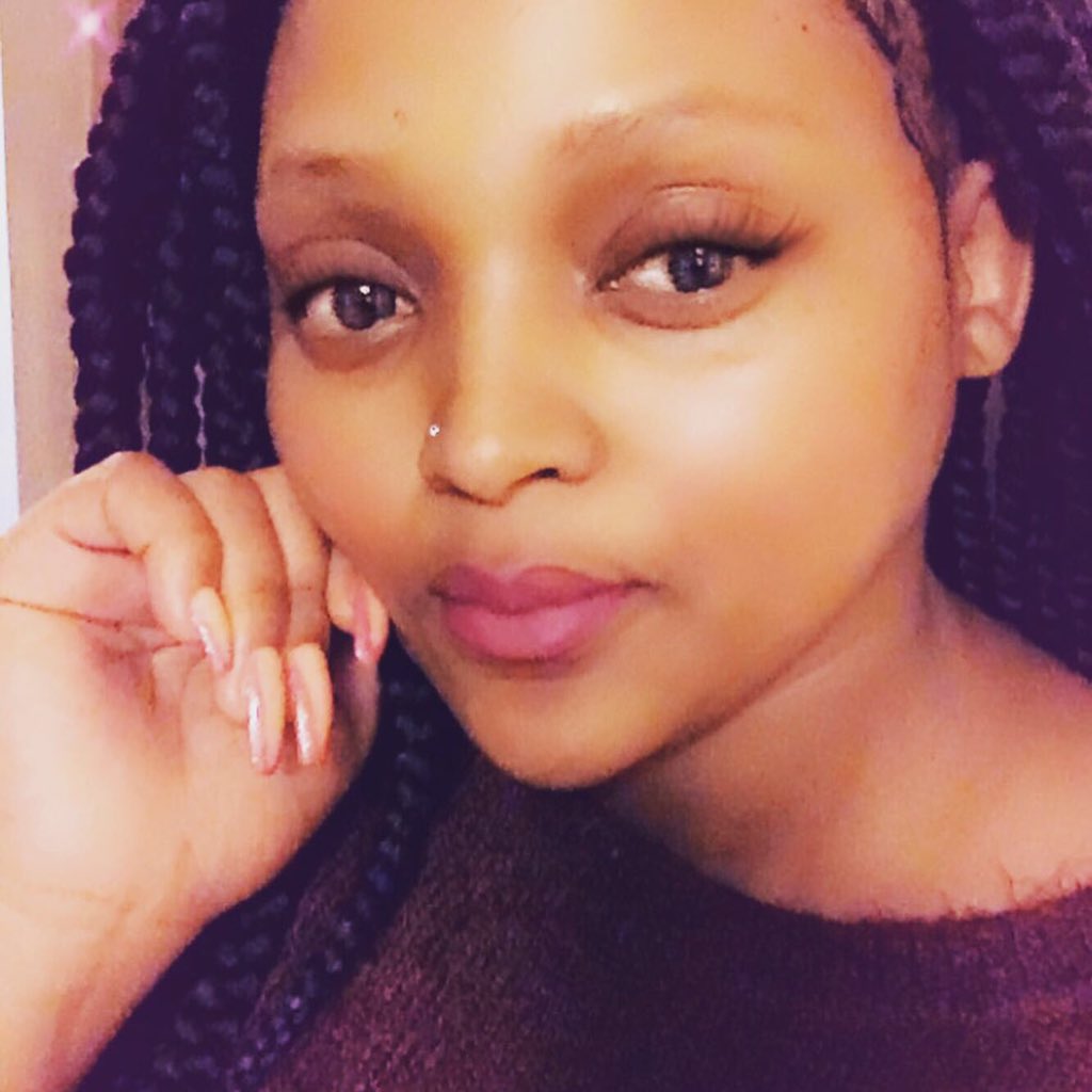ZaneleMamba5's tweet image. PurpleBraids🥰🥰🥰😑#Boxerbraids.... Edges👌🏽👌🏽😩👀