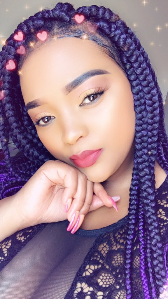 ZaneleMamba5's tweet image. PurpleBraids🥰🥰🥰😑#Boxerbraids.... Edges👌🏽👌🏽😩👀