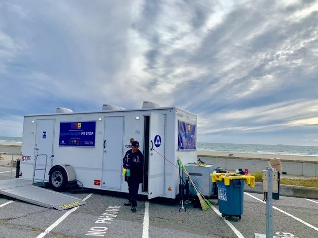 sfpublicworks's tweet photo. Today marks the 5th anniversary of our innovative Pit Stop public toilet program. We started in the #Tenderloin with 3 locations &amp; now operate in 13 #SanFrancisco neighborhoods with 25 locations. Collectively, they average more than 1 flush per minute.  https://t.co/bKWBciQXvB https://t.co/IGExovwlBK