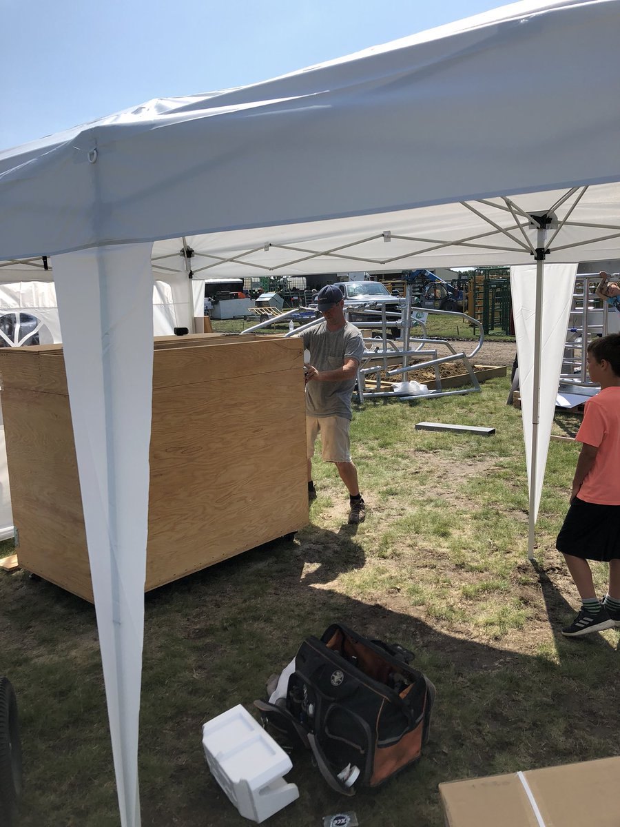 On site modification for the booth. Great to have skill guys to work with. <a href="/SaskviewFS/">Saskview Farm Solutions</a> <a href="/SaskMilk/">SaskMilk</a> <a href="/AginMotion/">Ag in Motion</a>