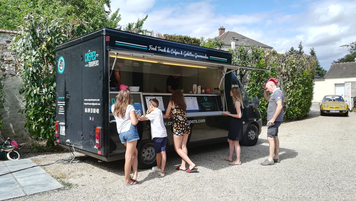 #Lendemain de #Mariage à #Jambville : la #Mariée en #Formation #Crêpres et #Galettes 😂 avec <a href="/CrepesTroopers/">Crêpes Troopers</a> #FoodTruck à #Domicile 🤩 #AuTop 🍘 #Quelle #Belle #Journée 😍