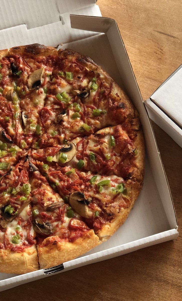 Stampede withdrawal? We’ve got something to cure your blues... 🍕 #windsorpizza #pizza #windsorclassic #yycfoodie #yyceats #za #shreddedpepperoni #windsorpizzaco #mondaymotivation