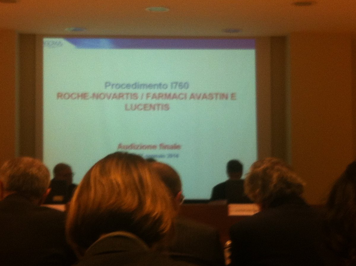 pierani's tweet image. Caso #Avastin #Lucentis 
Foto sfuocata, di tempo ne è passato: 27/01/2014 presso @antitrust_it un drappello di avvocati di buone speranze vs i top legal del Paese + due british barristers 
Complimenti ad @Altroconsumo per la tenacia👍💪giustizia è fatta! repubblica.it/salute/medicin…