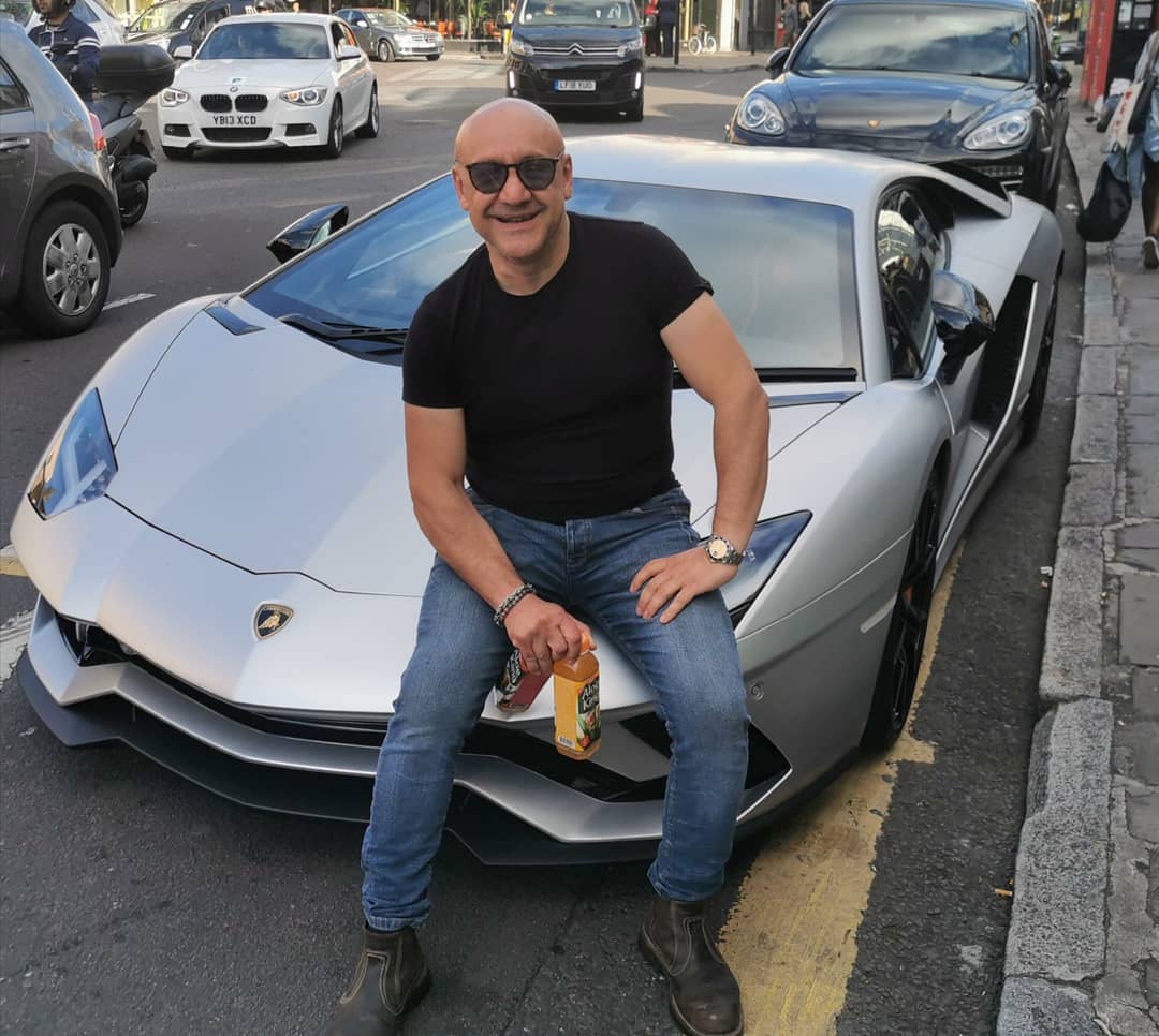 Senar1's tweet photo. #notmycar #lamborghini #senmonro #cars https://t.co/NfcMMbQ24M