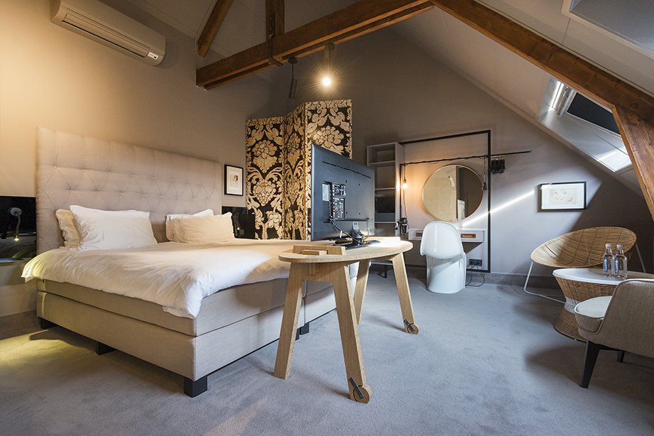 Tarkett_NL's tweet photo. Het gastvrije en bijzondere Hotel Staats in Haarlem koos voor meerdere Tarkett producten om te zorgen voor een omgeving waarin luxe en comfort centraal staan. Het volledige project bekijk je hier: https://t.co/xDUTpS1zc9
#Tarkett #Vloeren #Inspiratie #Design #ESTIDA https://t.co/IqGsswxkYq