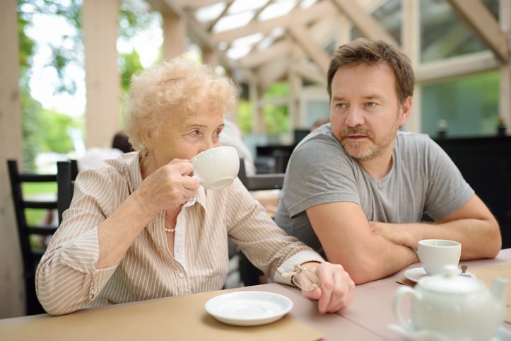“When an aging parent gives diverging accounts of herself to her adult children, it can inflame the natural tendency of rivalrous siblings to disagree about what that parent's condition and needs are.” caregiverexchange.ca/Spotlight/455/…