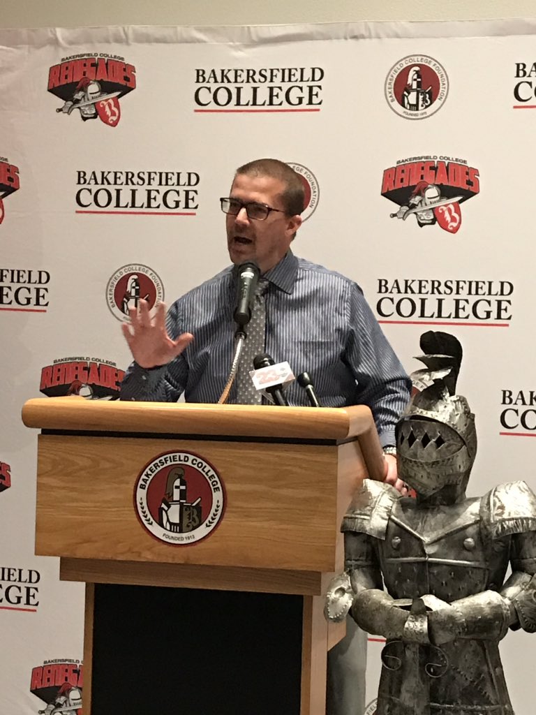 McFarland High School Principal Justin Derrick thanks Bakersfield College for making possible 303 MHS students to be simultaneously enrolled in high school and college. With the BC-Salas-McFarland partnership, McFarland is the first high school in the US to achieve this!