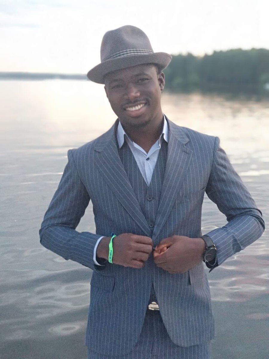 Simi_teds's tweet photo. #classicmenmonday
Three piece suit from the #simiteds SS19 #sunsetinmoscow collection.
We Are #classybynature
#globalbrand https://t.co/3sgIxWzhfX