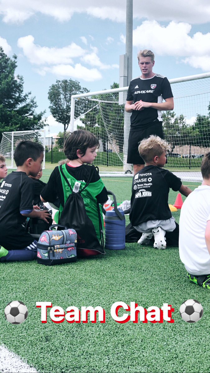 FCDCamps's tweet photo. Coach Tom chatting a bit with the boys https://t.co/0BqzUTTHoC