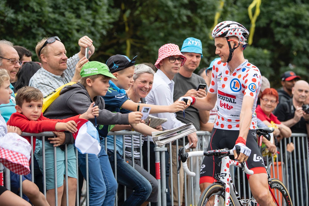 maillotapois's tweet image. 🔁 RT &amp;amp; follow pour tenter de remporter le Maillot à Pois signé par @Tim_Wellens à Albi ! ⚪️🔴
