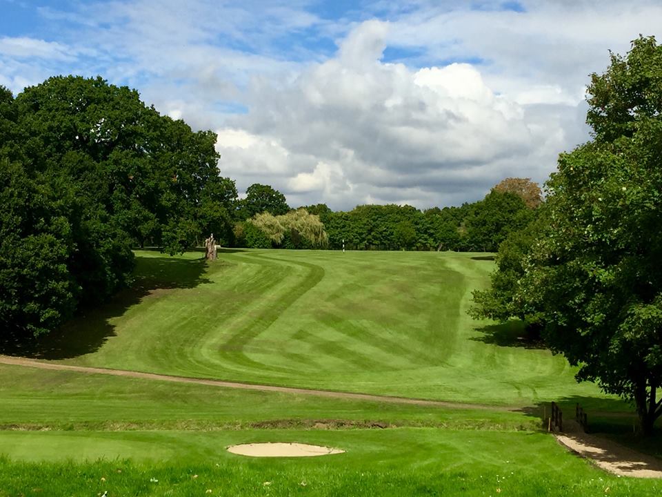 Book Your Own Slice of the Action. There is nothing like The Open to get you in the mood. Undulating fairways, devilish bunkers, &amp; slick greens ⛳️  make it one of the toughest tests in golf. Come &amp; test your game at ➡️ bit.ly/BusheyHallTeeT… (Claret Jug not incl.).
#TheOpen