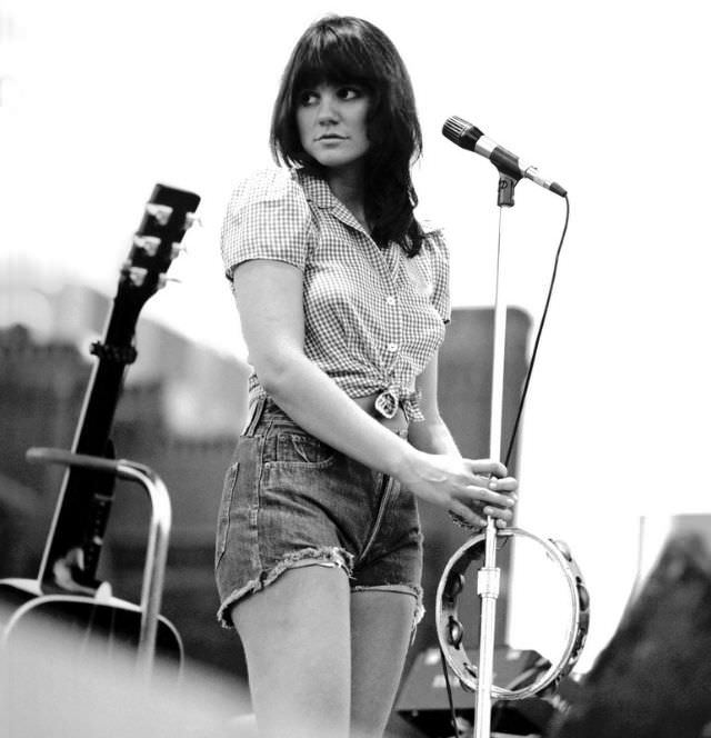 Feliz cumpleaños / Happy birthday Linda Ronstadt 