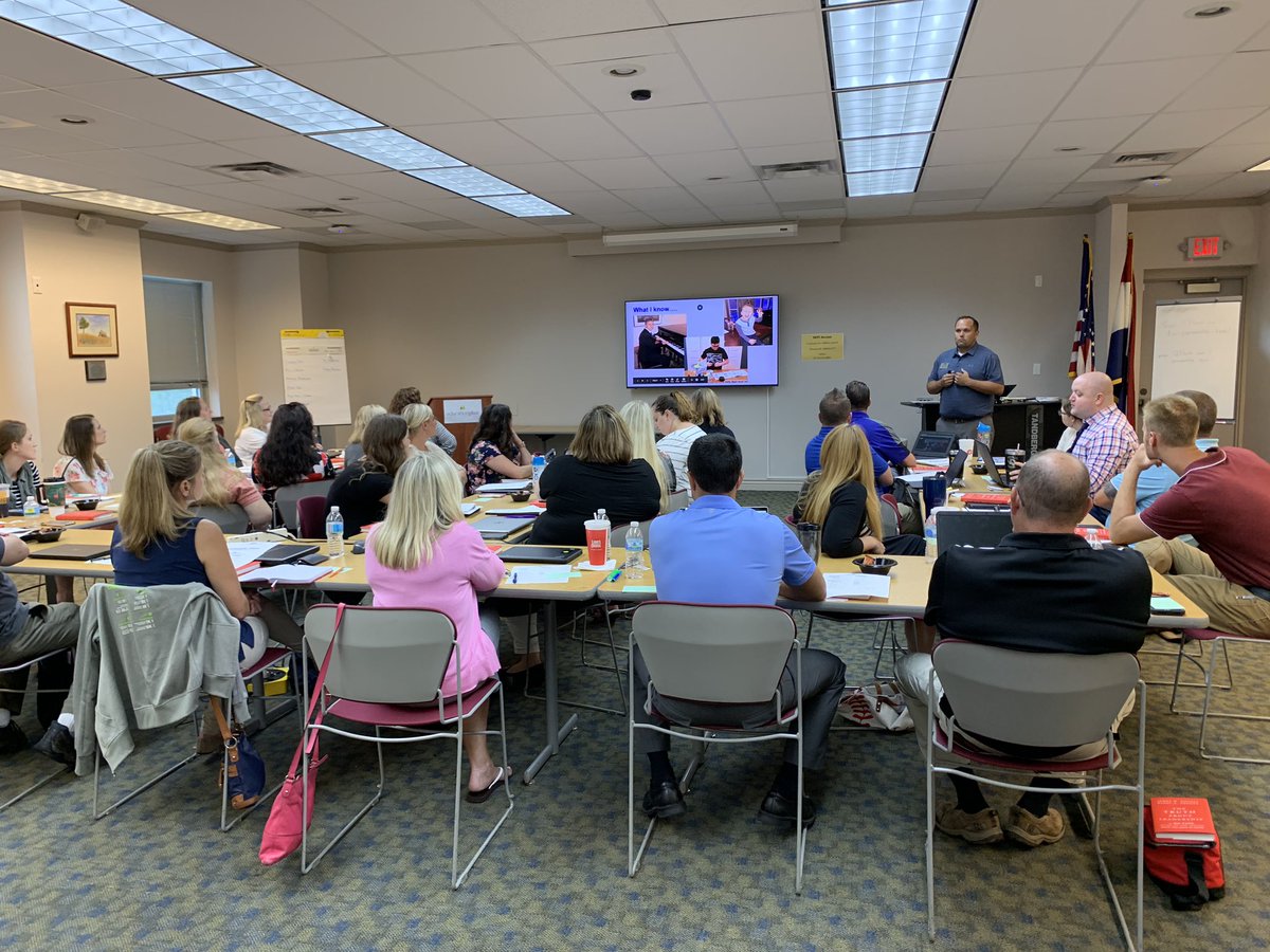 DrBrian_Smith's tweet photo. Wise words from @JohnDeWalle today as he emphasizes “know yourself” through being task oriented vs people oriented. #msdr9 #msdleads https://t.co/KxIcbTILdh
