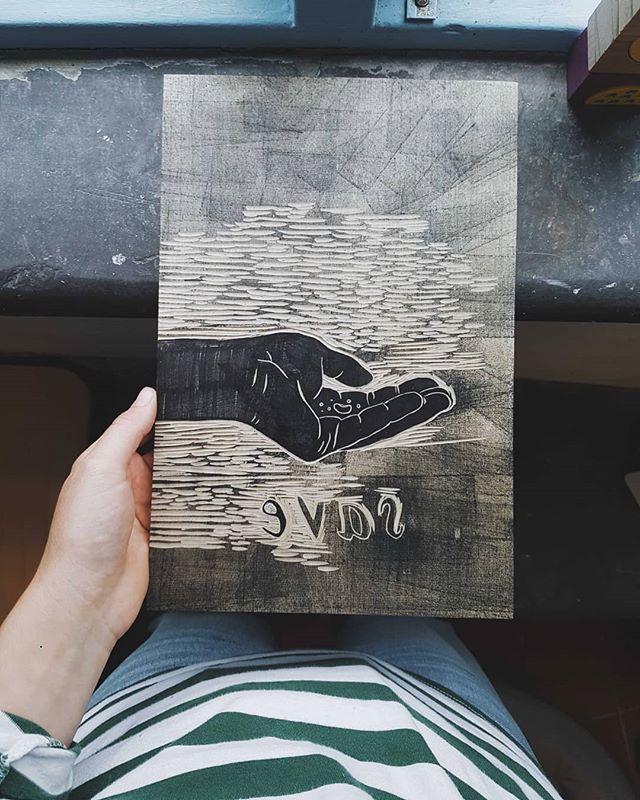 JaiBess's tweet photo. a slow and humbling process, a new skill picked out in small pockets of space.  carved with covetous thoughts of the beautiful garden across the road. 
perhaps I shall become the Fagin of the village, sending my children beyond the fence to collect from … https://t.co/tXdxVd9C1d https://t.co/1dginiiGYF