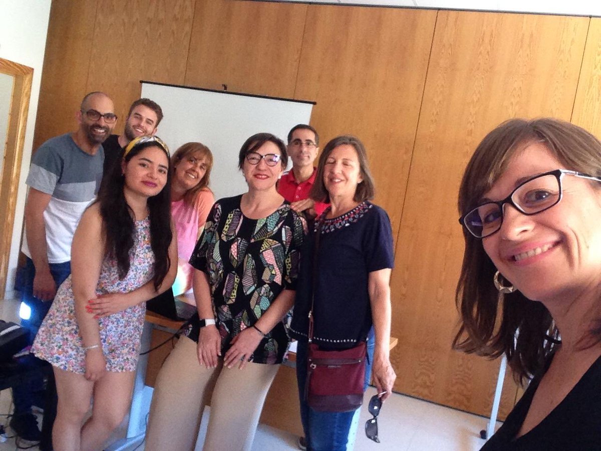 Hoy nos ha visitado <a href="/vegagomher/">Vega Gómez</a> para darnos las #claves del #emprendimiento 

Más información en nuestro blog: lanzaderasdeempleo.es/taller-de-empr…

@Lanzaderas_EES <a href="/FundacionSMLRPH/">Fundación Santa María la Real</a>  <a href="/fundacionTef/">Fundación Telefónica</a> <a href="/EU_Social/">EU Social 🇪🇺</a> <a href="/aytoSalamanca/">Ayuntamiento Salamanca</a> <a href="/dipusalamanca/">dipusalamanca</a>