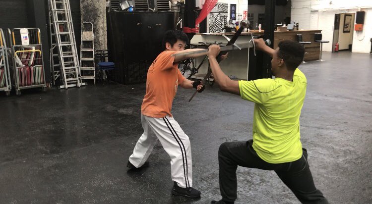 Mik3yRodn3y's tweet photo. Today @STAGEFIGHTECSPC we moved onto the formations, attacks, parrys/ guards of long swords. I personally love this weapon!! Mike Vs Yan ⚔️ #StageCombat #Actorslife https://t.co/7PzaFza3MG