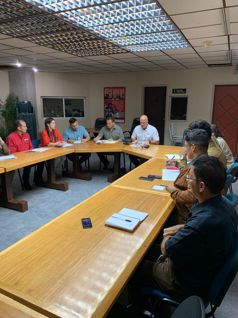 Hoy me encuentro reunido con los  Gerentes de 1era y 2da línea de <a href="/pdv_marina/">PDV Marina Oficial</a> en el Edificio Sede en Punto Fijo, para consolidar las líneas estratégicas emanadas por el Presidente de <a href="/PDVSA/">PDVSA</a> <a href="/MQuevedoF/">Manuel Quevedo</a>