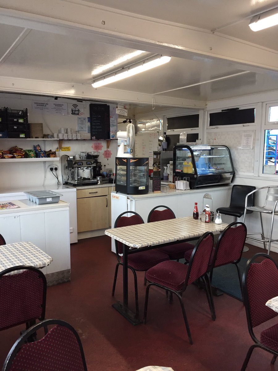 SnapBoxCafe's tweet image. If you want to escape from work for your Breakfast and Dinner, why not dine in at Snap Box Cafe and enjoy our delicious food🍔🍟🥤